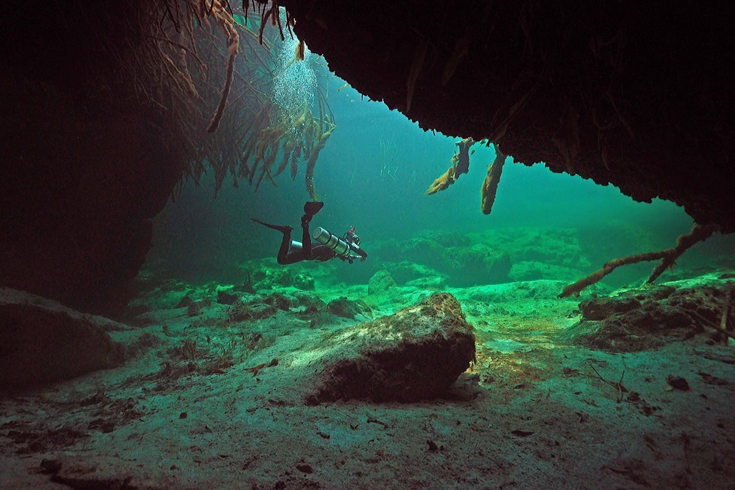 Мексика озеро Бакалар подводный Сенот