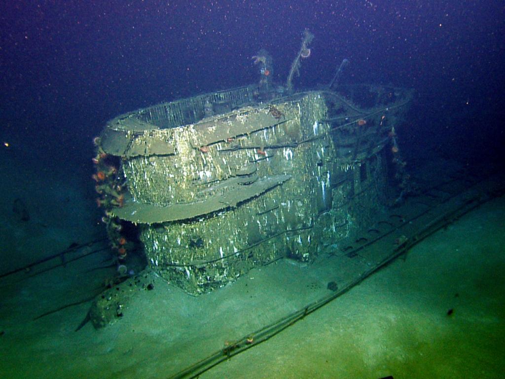 Корабли лежащие на дне. Подлодка u166. Титаник под водой 1912. Титаник на дне. Затонувшие подводные лодки.